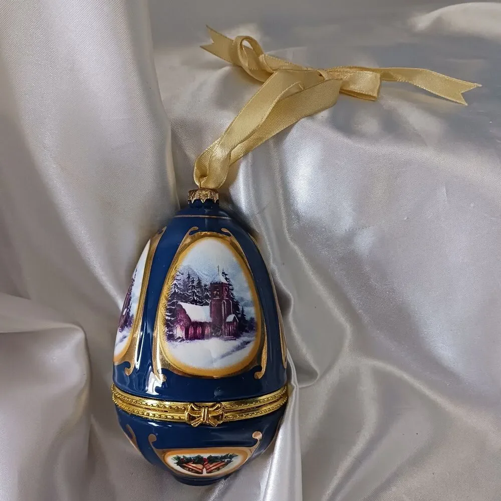 VINTAGE 2007 MR. CHRISTMAS MUSICAL EGG ORNAMENT (AWAY IN A MANGER )-WORKING!